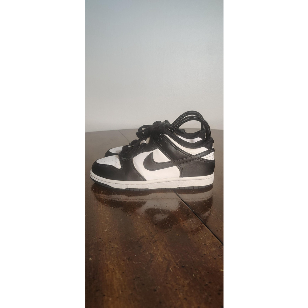 Nike Shoes Youth Size 3.5Y Black White Low Top Athletic Leather Sneakers